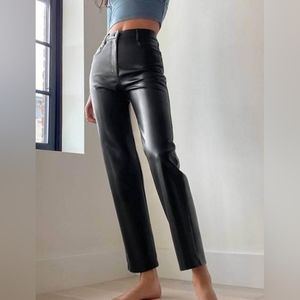 Viral melina wilfred (aritzia)with tag size 0